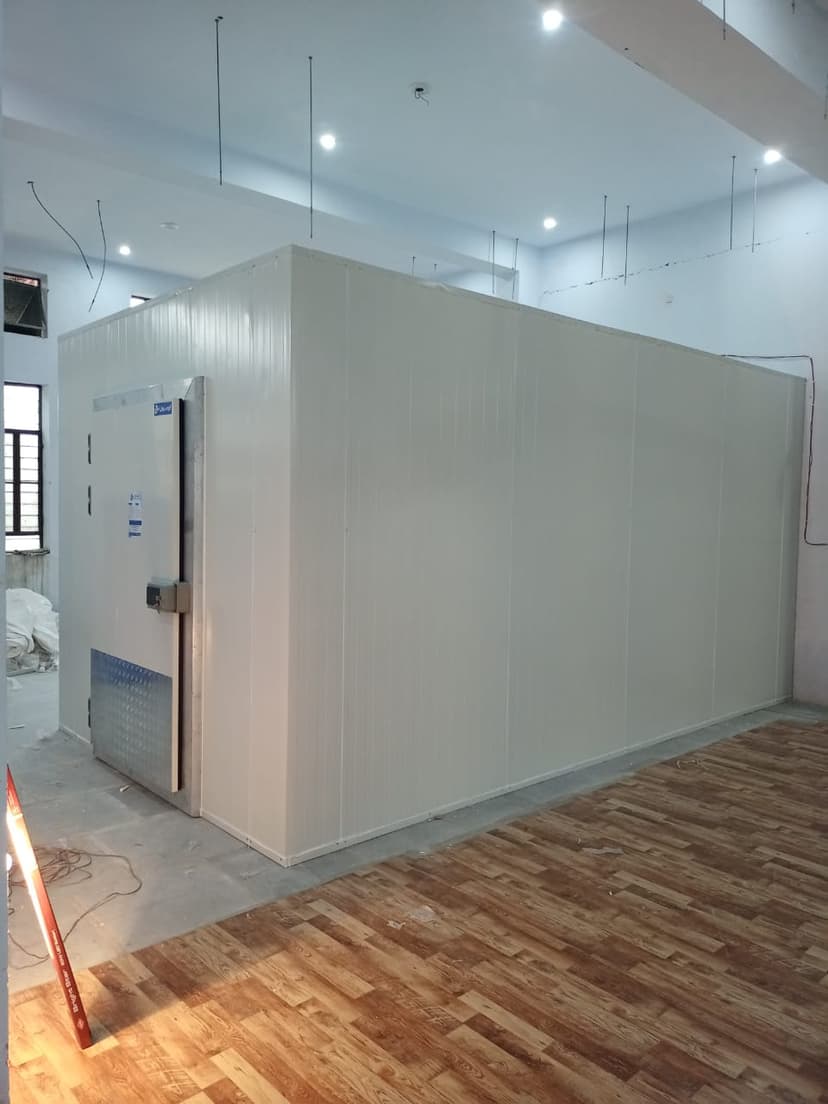 Gallery current Image 